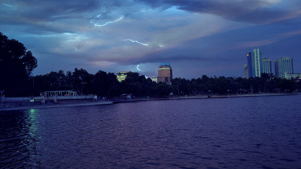 Bắc[-]bộ[-]có[-]mưa[-]rải[-]rác[-]và[-]dông[-]trong[-]đêm[-]9/6